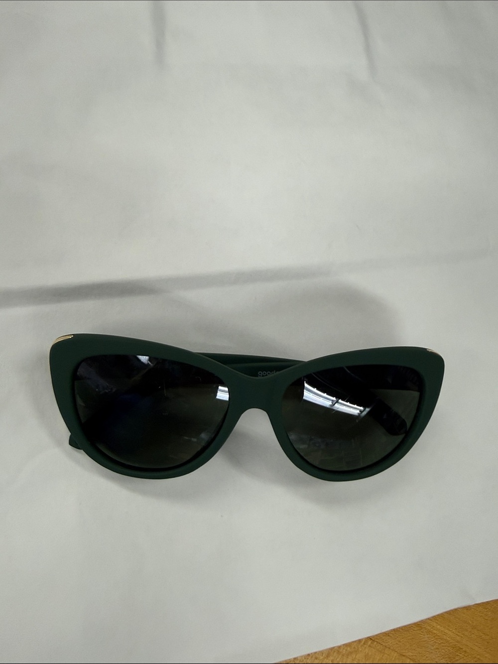 goodr Women’s Dark Green Round Sunglasses - Picture 2 of 4
